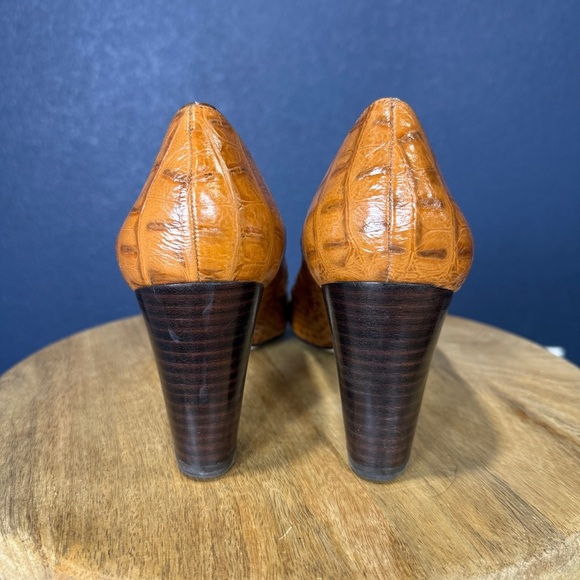 Enzo Angiolini Brown Croc-Embossed Heels - Picture 4 of 8